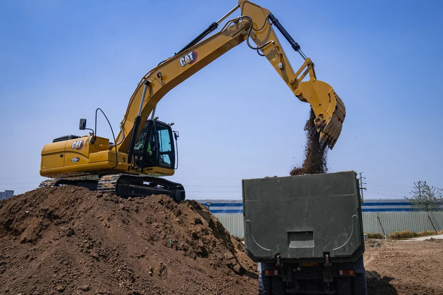 Caterpillar CAT 320 GX para locação em Angola - imagem 4