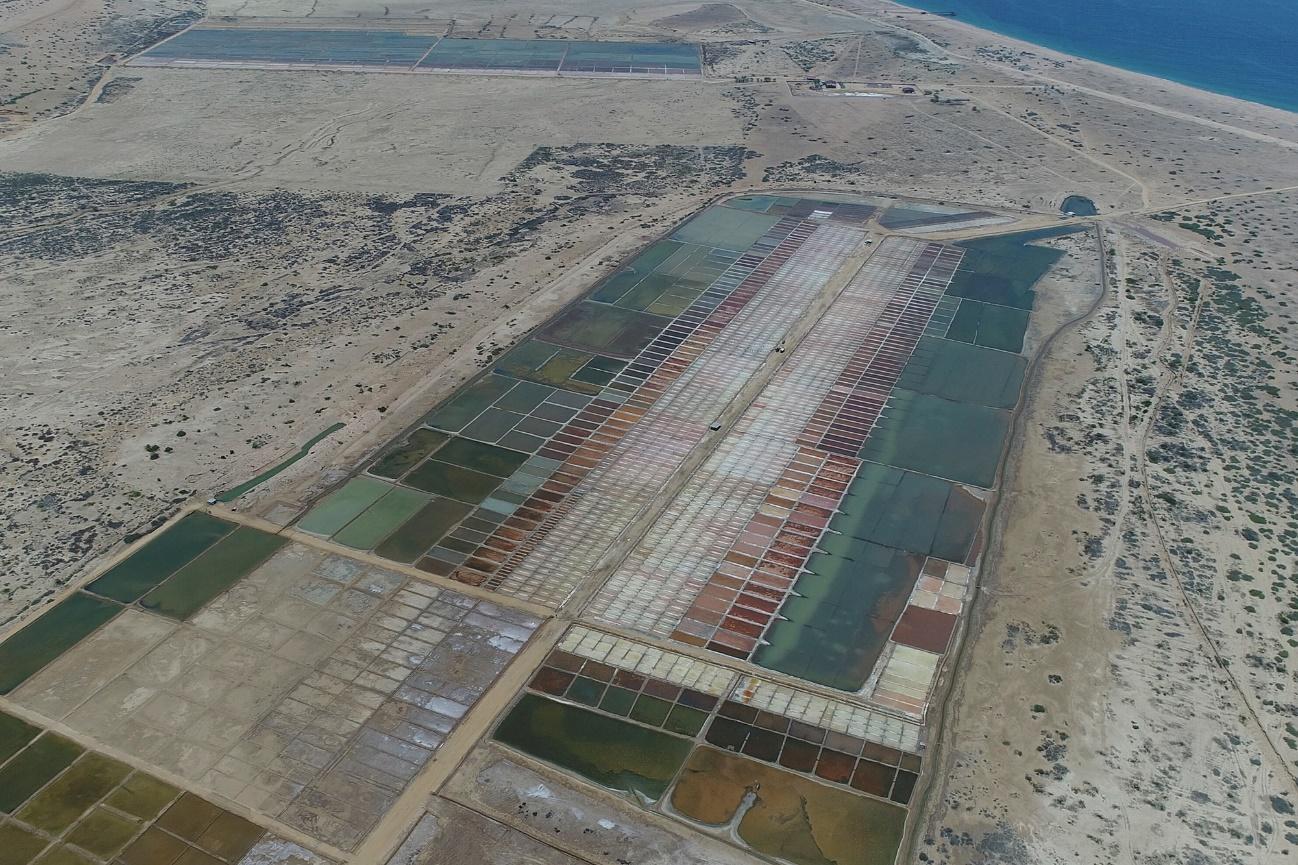 Projecto de salina em Benguela com áreas de produção de sal e apoio operacional